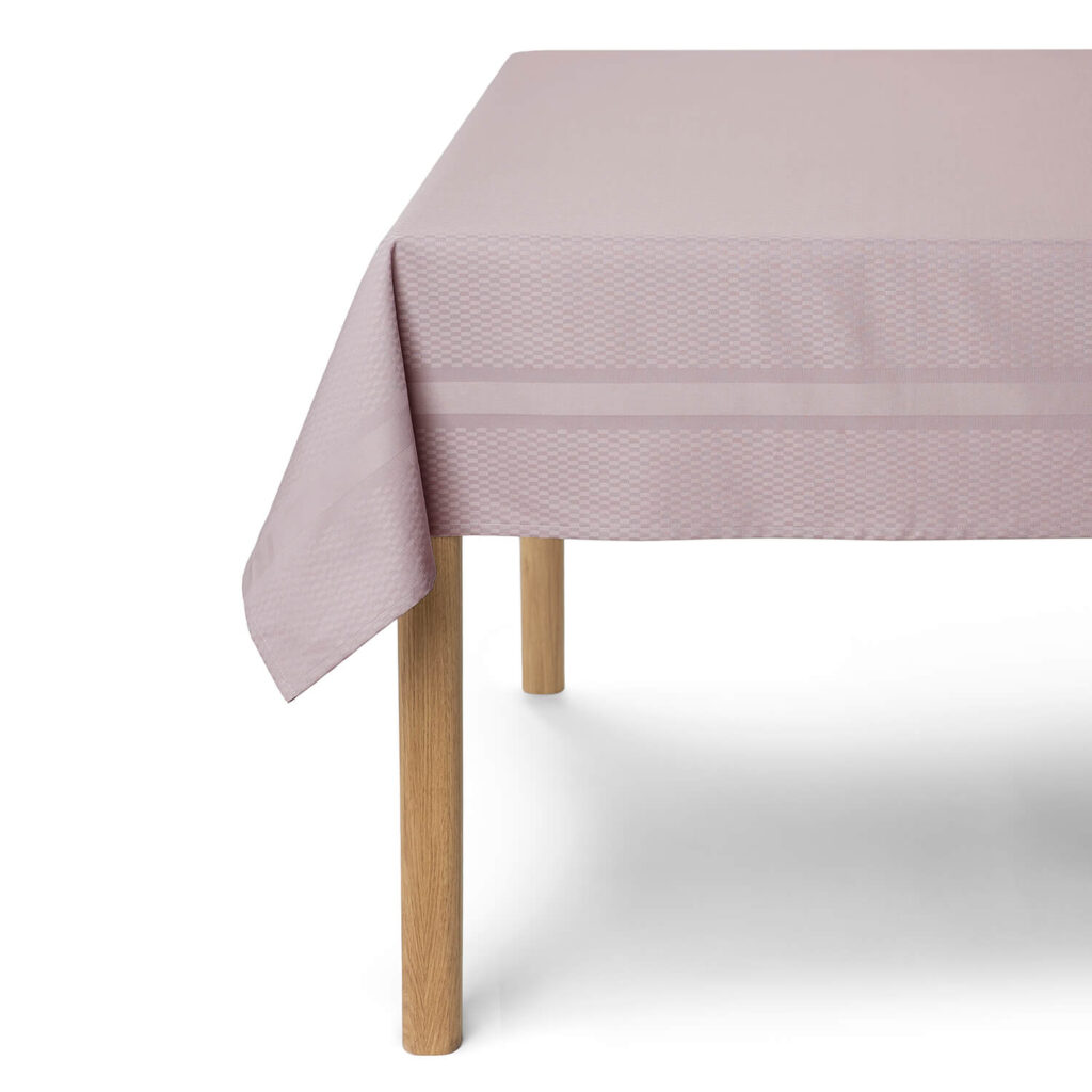 Compliments Damaskdug Tile, Ash Rose 150x350 cm