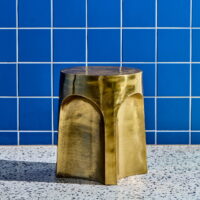 House Doctor - Riga Sidebord Håndlavet Aluminium Antik Guldfinish - H40,5 cm